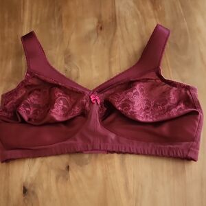 Glamorise Lace Bra in Deep Burgundy